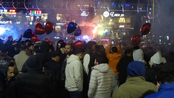 konyada-bir-grup-yeni-yila-boyle-girdi