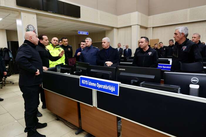 konyada-yilbasi-mesaisi-vali-akin-sahada-girdi