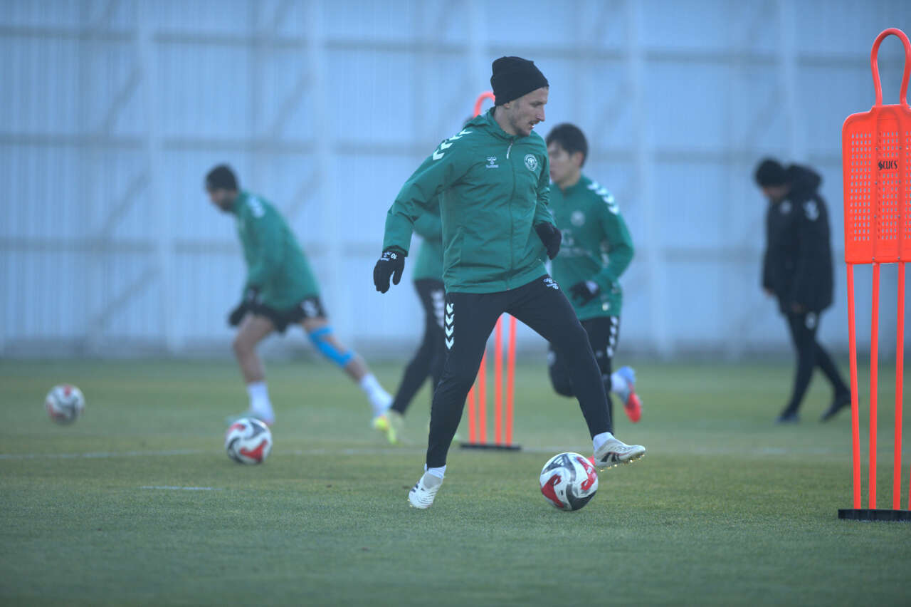 konyasporun-ikinci-yari-mesaisi-basliyor