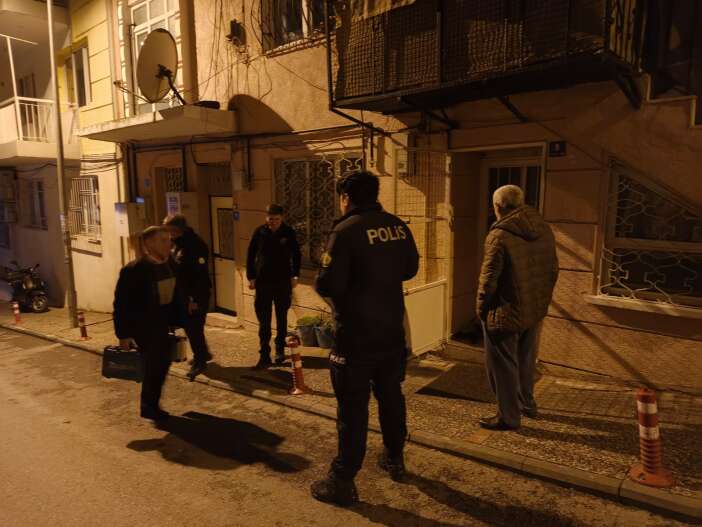 yasli-kadin-yilbasinda-ekipleri-alarma-gecirdi