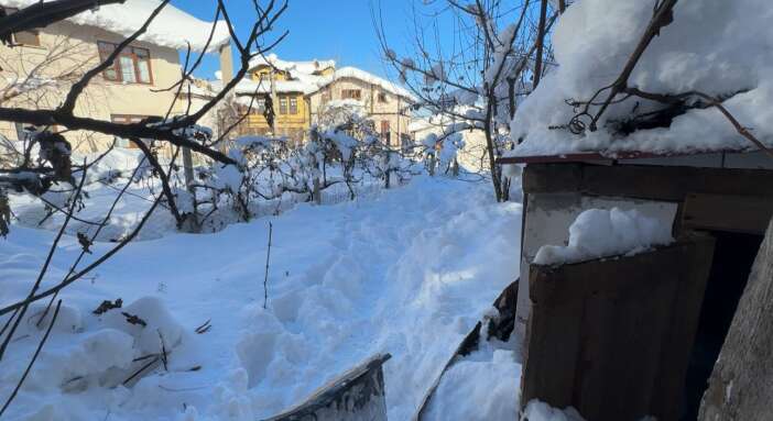 donmus-halde-kadin-cesedi-bulundu