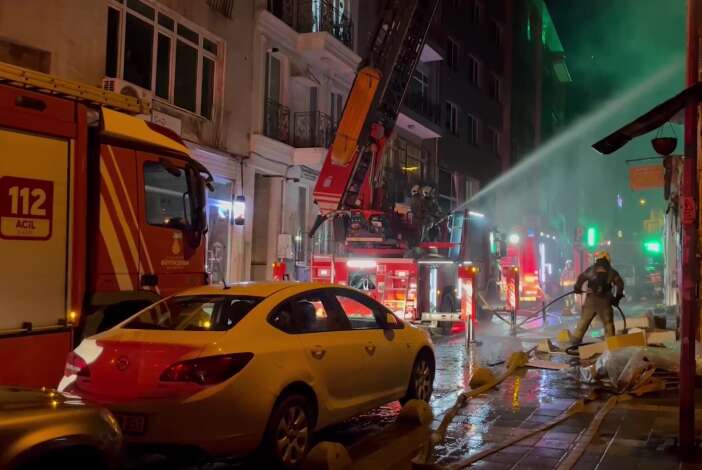 yanmamak-icin-pencereden-atladi-durumu-agir