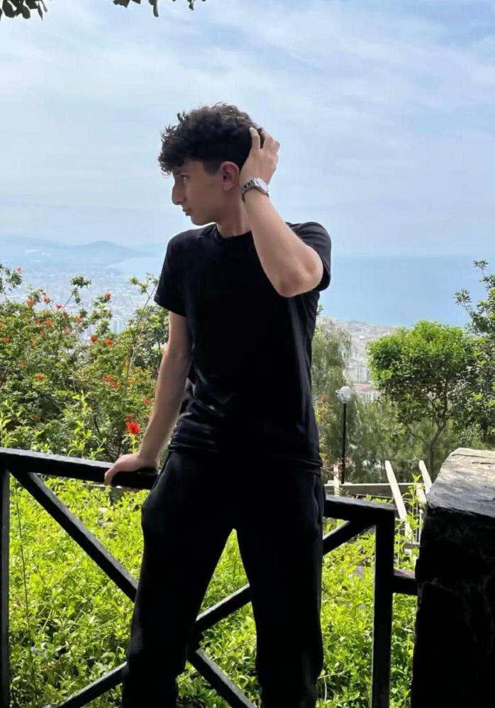 17-yasindaki-motosikletli-hayri-mert-hasturk-kamyon-kazasinda-can-verdi