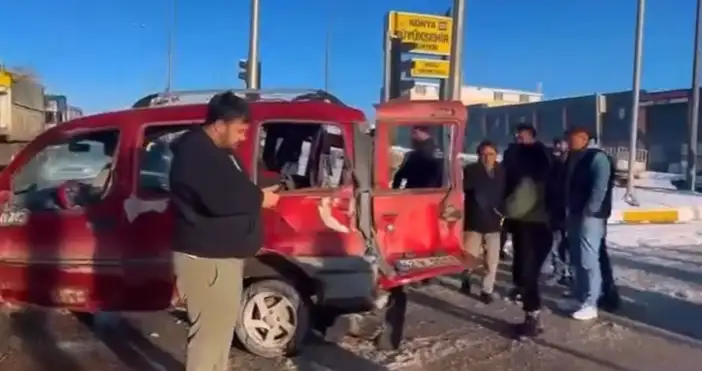 konyada-kirmizi-isik-kazasi