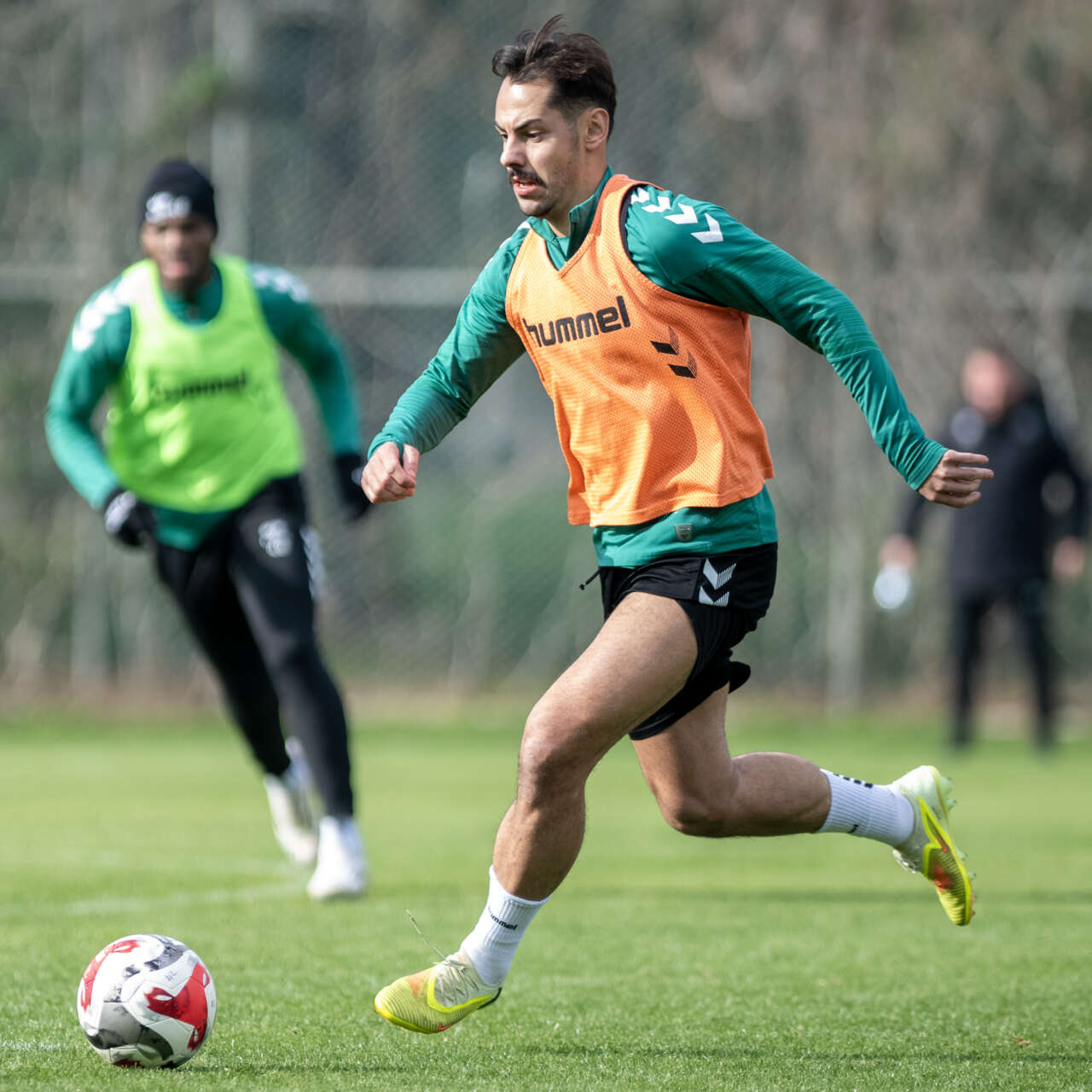 konyaspor-antalya-kampinda-vites-yukseltti-gunun-ilk-idmani-yapildi