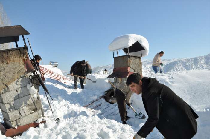 yogun-kar-catiyi-cokertti