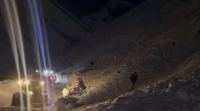 5-kisinin-oldugu-eve-cig-dustu