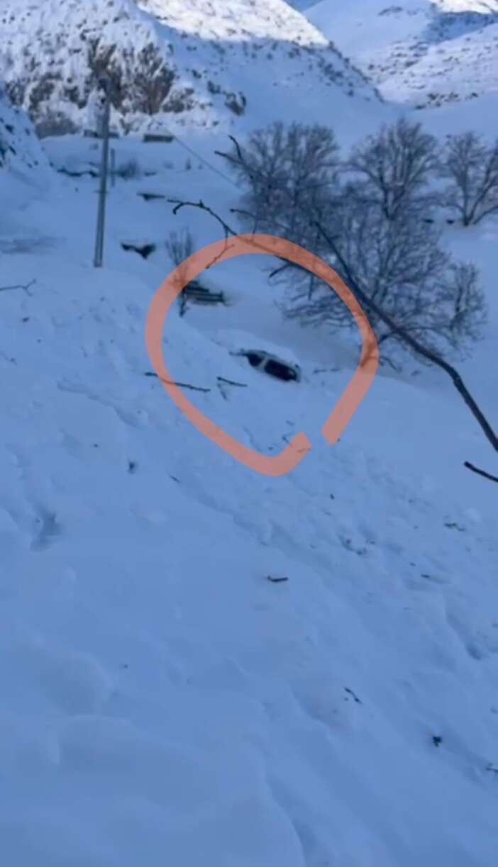 5-kisinin-oldugu-eve-cig-dustu