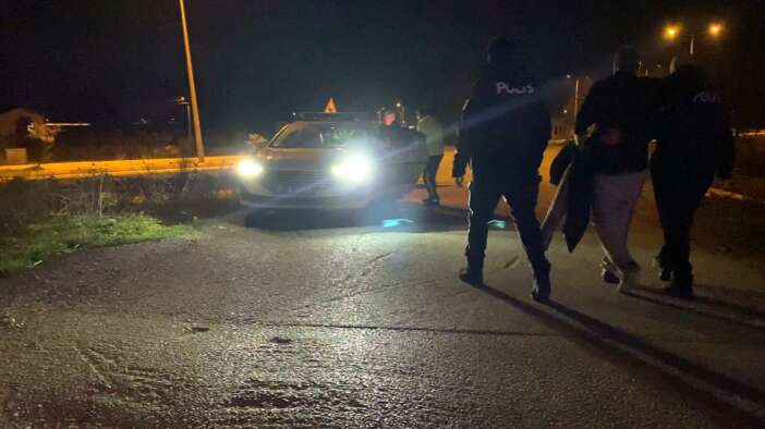 araciyla-sulama-kanalina-yuvarlandi-polislerden-istedigi-sasirtti