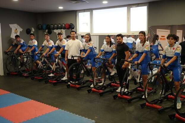 bisiklet-tamircisiyken-antrenor-oldu-bircok-basariya-imza-atti