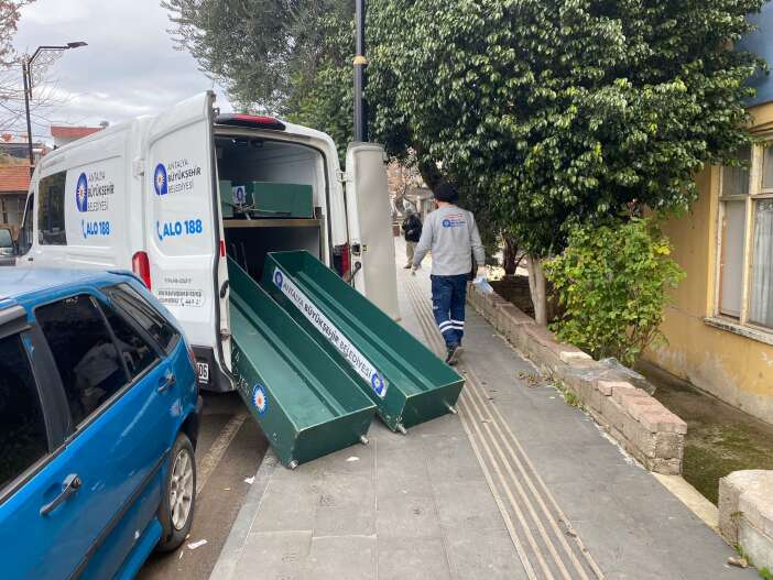 guvenlik-gorevlisi-esinin-ve-7-yasindaki-kizinin-bogazini-kesti