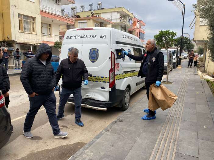 guvenlik-gorevlisi-esinin-ve-7-yasindaki-kizinin-bogazini-kesti