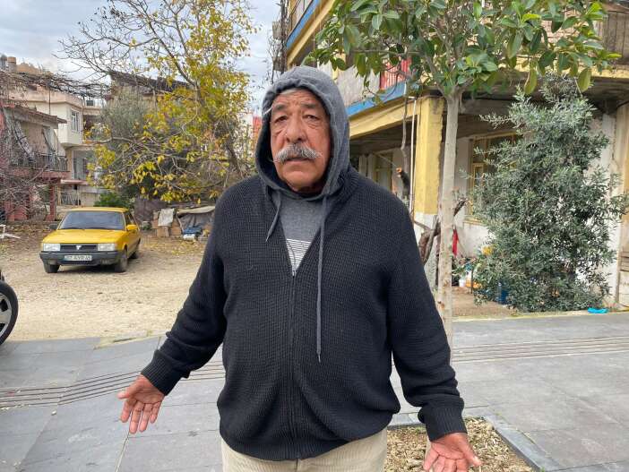 guvenlik-gorevlisi-esinin-ve-7-yasindaki-kizinin-bogazini-kesti