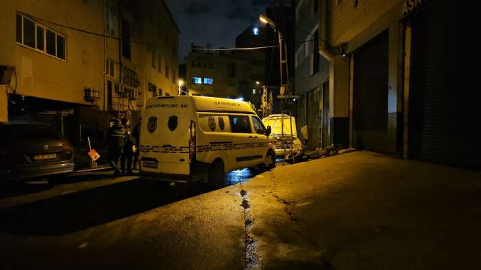 isinmak-icin-girdigi-aracta-yanarak-can-verdi