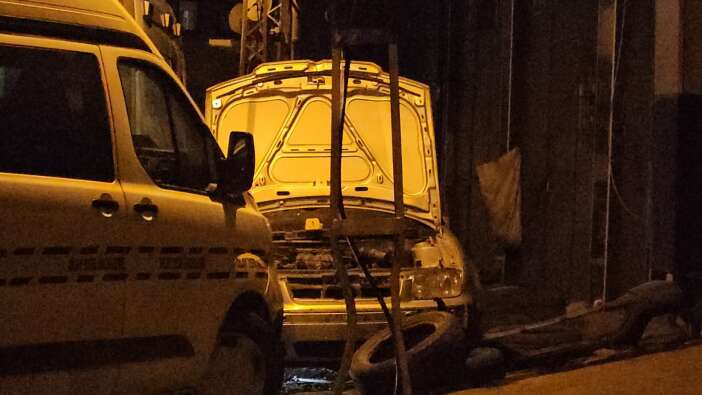 isinmak-icin-girdigi-aracta-yanarak-can-verdi