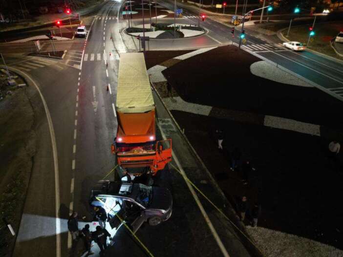 konya-yolundaki-kazada-yaralan-7-kisiden-biri-oldu