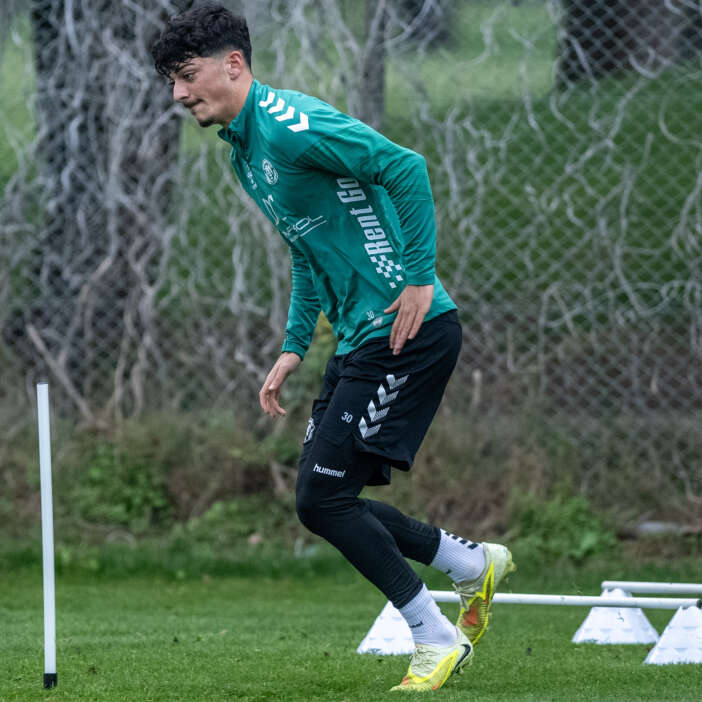 konyaspor-antalyada-tempoyu-artirdi