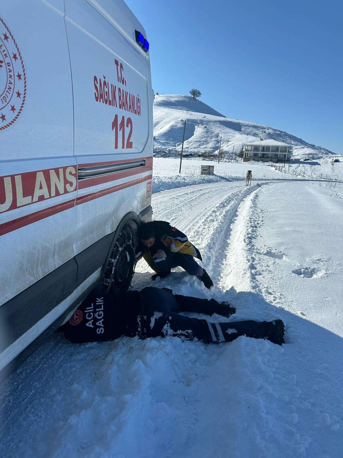 saglik-ekiplerinden-zorlu-mudahale-1-kilometre-yuruduler