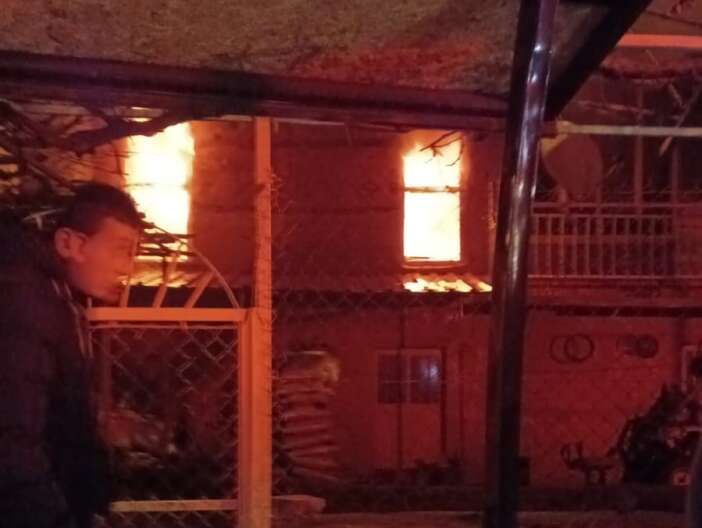 konyada-2-katli-ev-yandi