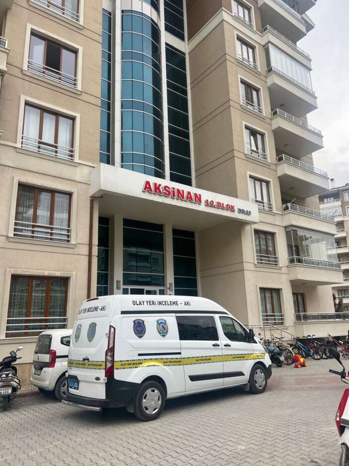 konyada-kredi-karti-icin-esini-olduren-sanik-hakim-karsisina-cikti