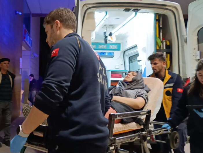 iki-otomobilin-carpistigi-kazada-1i-cocuk-3-kisi-yaralandi