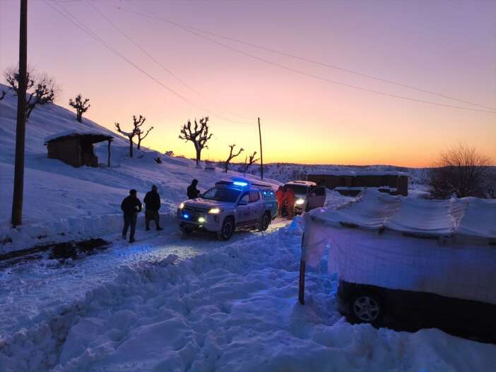 karla-kapali-yolda-kanser-hastasi-icin-umke-seferberligi