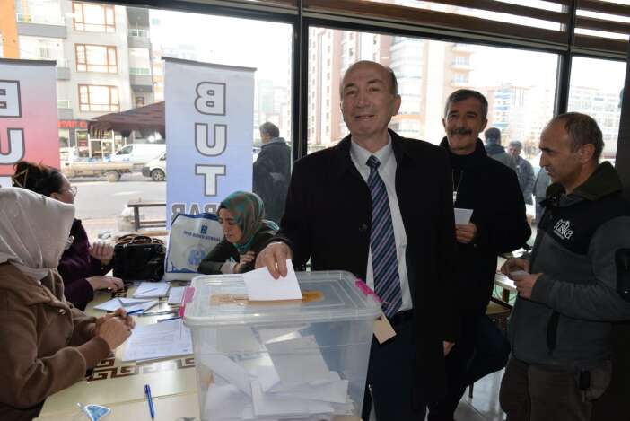 konya-tup-bayii-ve-saticilari-odasi-osman-alp