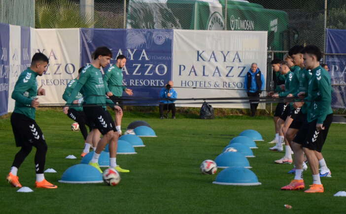 konyasporda-yeni-transferler-ilk-kez-sahaya-indi