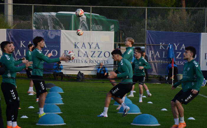 konyasporda-yeni-transferler-ilk-kez-sahaya-indi