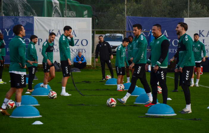 konyasporda-yeni-transferler-ilk-kez-sahaya-indi