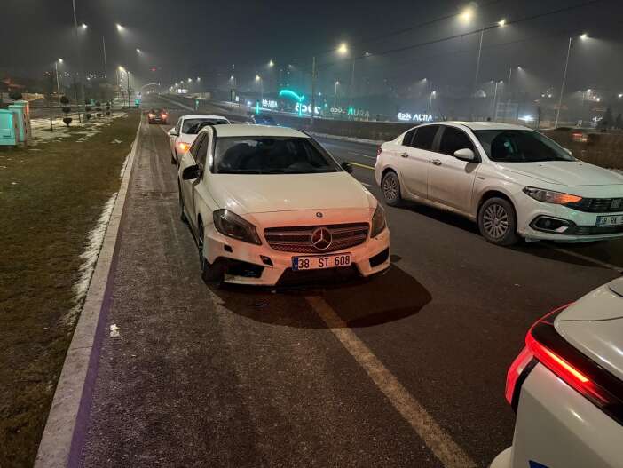 alkollu-surucu-dehset-sacti-1i-polis-2-kisi-yaralandi