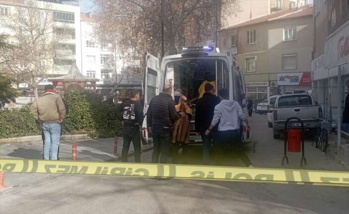 karamanda-dehset-anlari-baba-ve-3-oglu-silahli-saldiriya-ugradi-biri-oldu