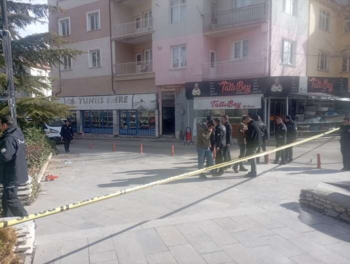 karamanda-dehset-anlari-baba-ve-3-oglu-silahli-saldiriya-ugradi-biri-oldu