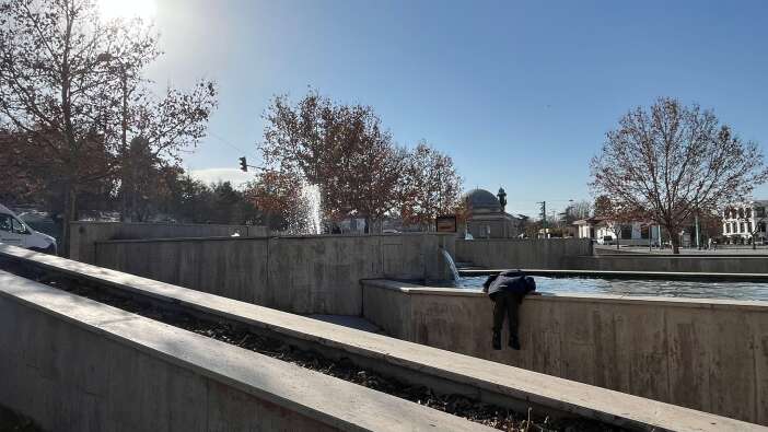 kis-ortasinda-bahar-havasi-konyalilari-sokaga-doktu