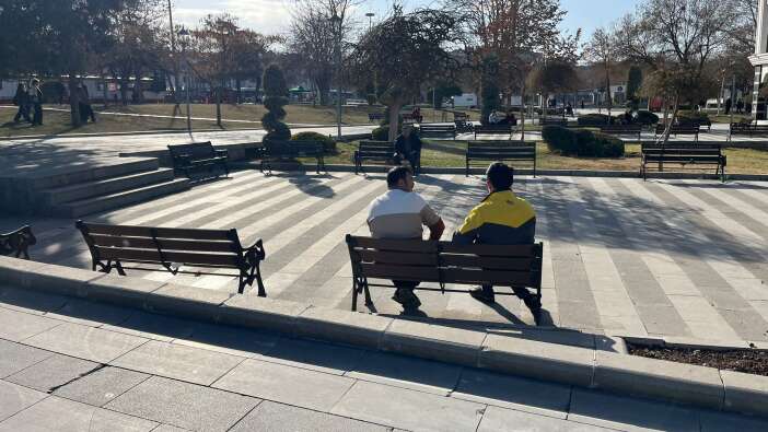 kis-ortasinda-bahar-havasi-konyalilari-sokaga-doktu