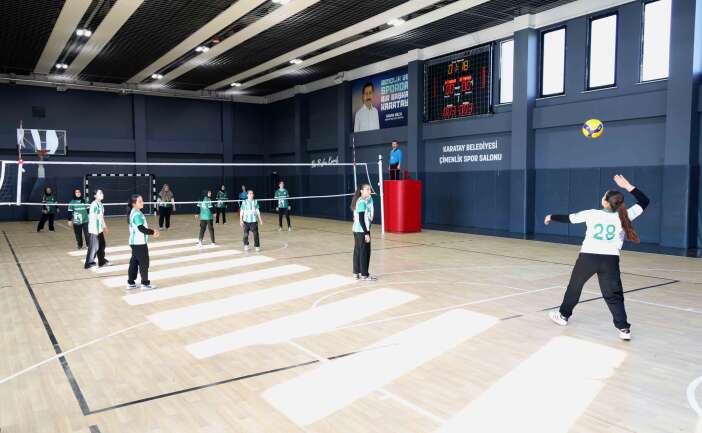 konyada-ortaokullar-arasi-voleybol-turnuvasi-basladi