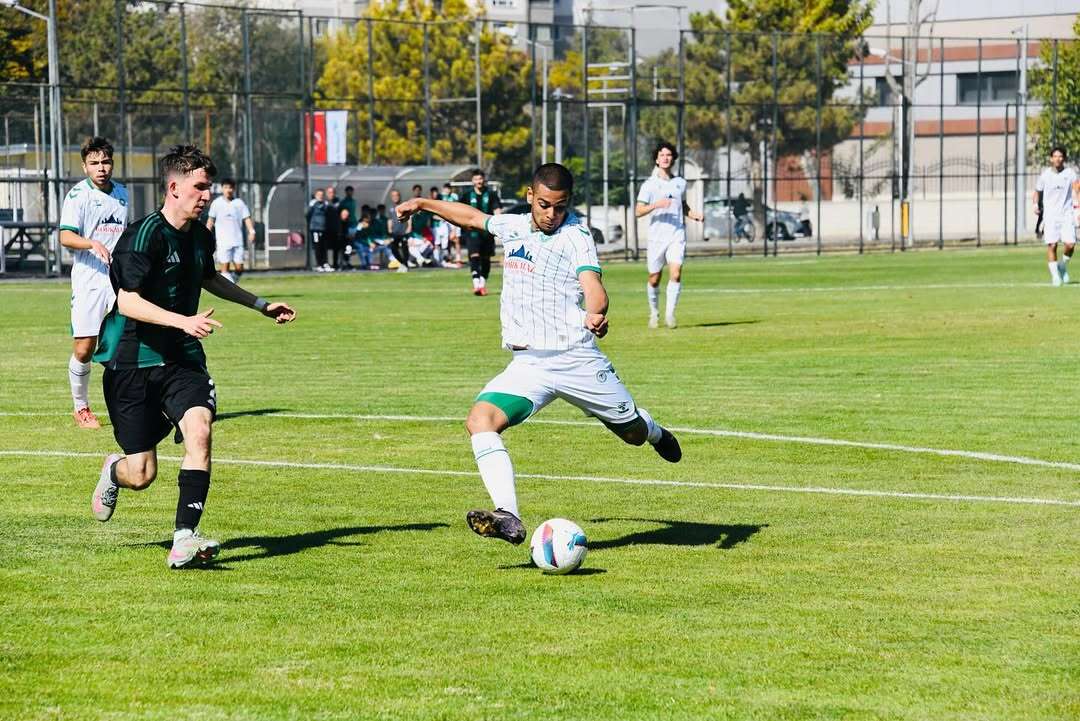 konyaspor-genc-yetenekle-2030a-kadar-profesyonel-sozlesme-imzaladi