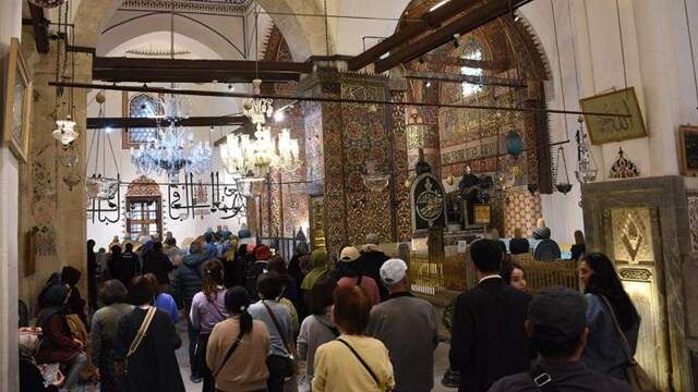 mevlananin-gel-cagrisina-uyan-milyonlar-konyaya-akin-etti