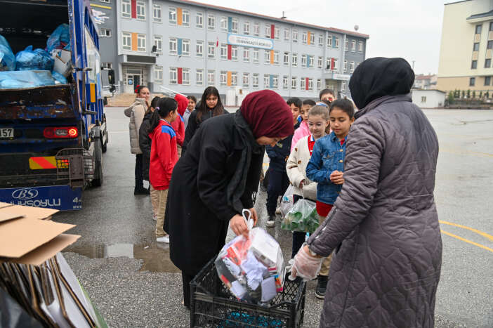 konyadaki-ogrenciler-sifir-atik-icin-yarisiyor