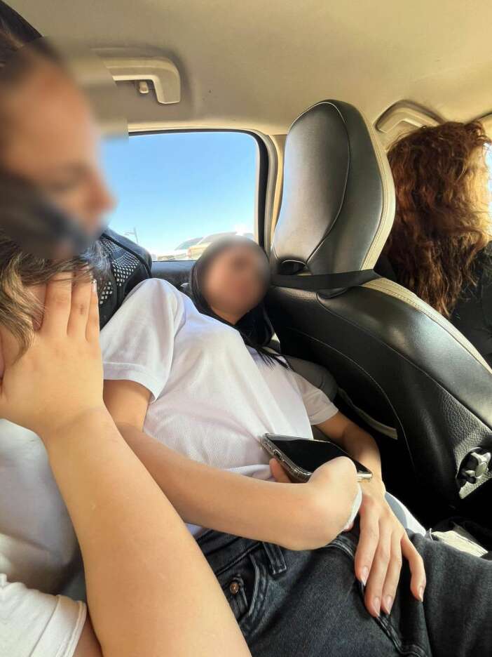 ogrencilerine-ders-saatinde-evini-temizleten-ogretmene-sorusturma