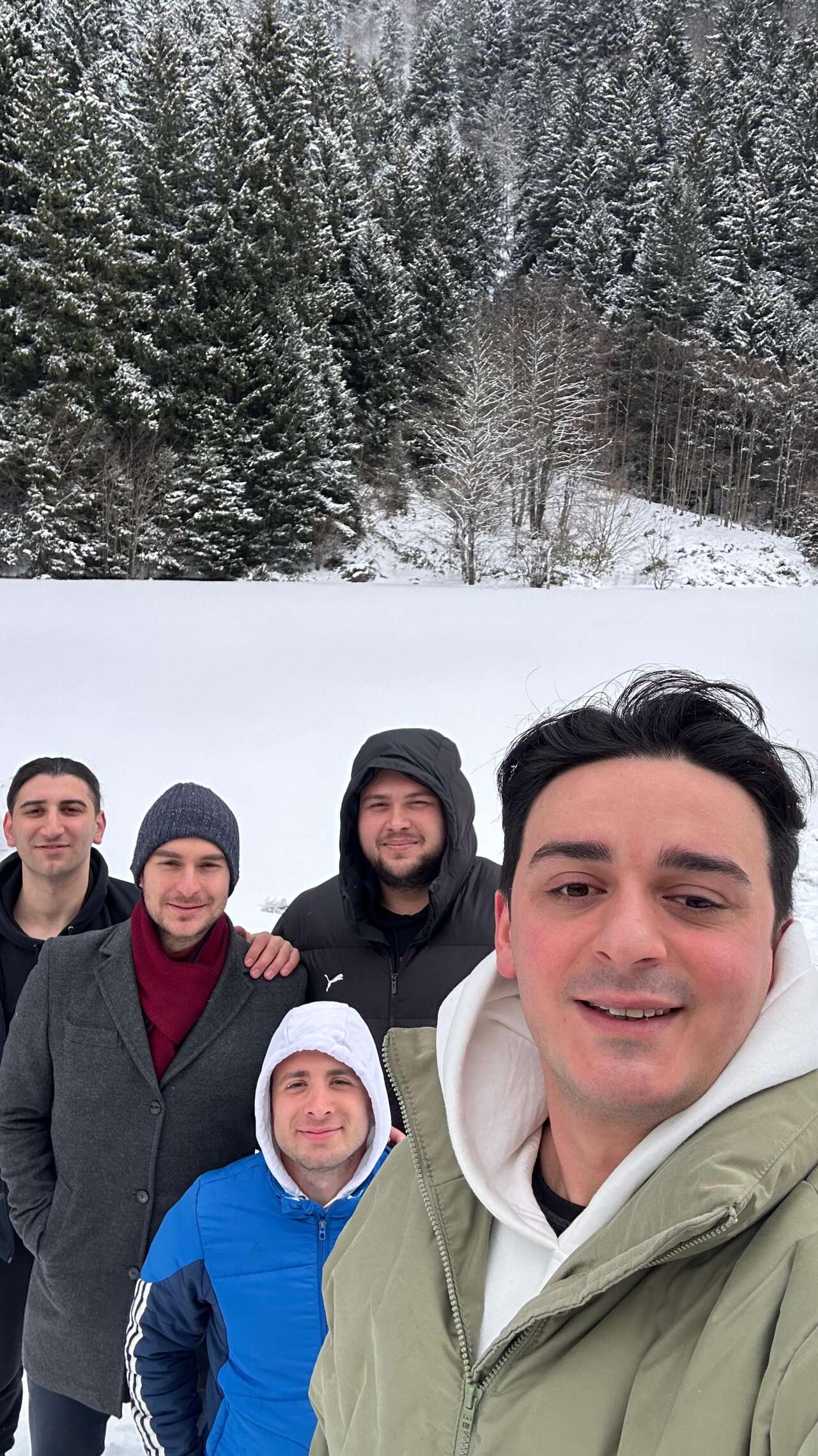 tehlikeli-eglence-donmus-derede-ziplayan-4-arkadas-suyu-boyladi