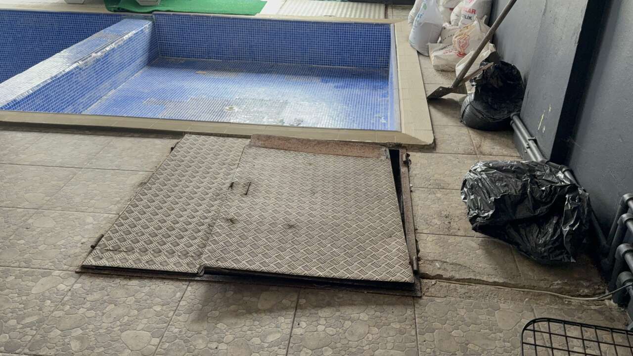 kayip-adam-sitenin-havuz-deposunda-olu-bulundu-katil-en-yakini-cikti