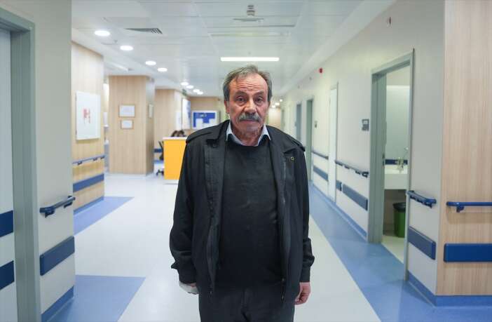 akciger-kanserini-yendi-30-yillik-dostu-ile-vedalasti