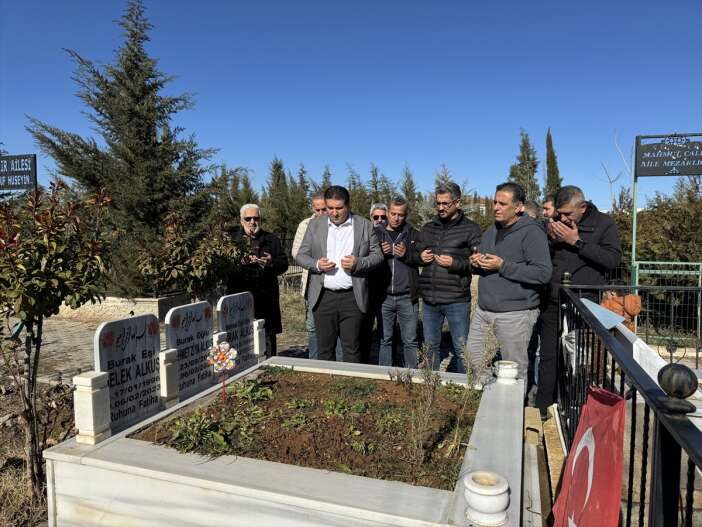 depremlerde-hayatini-kaybeden-gazeteciler-anildi