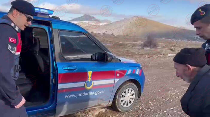 konyada-jandarmanin-dikkati-kayip-yasli-adami-olumden-kurtardi-ziya-erdogan