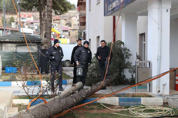 konyaya-yine-firtina-uyarisi-geldi-disari-cikmayin