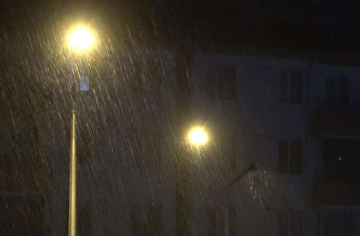 aksarayda-firtinanin-ardindan-saganak-yagmur-etkili-oldu