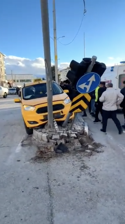 konyada-aci-olay-oyunu-kullanan-taksici-direksiyon-basinda-oldu