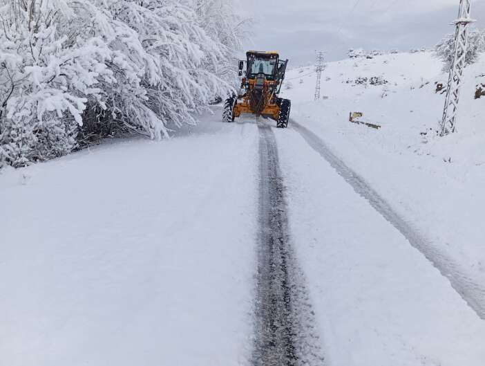 konyada-ekiplerin-karla-mucadelesi-suruyor