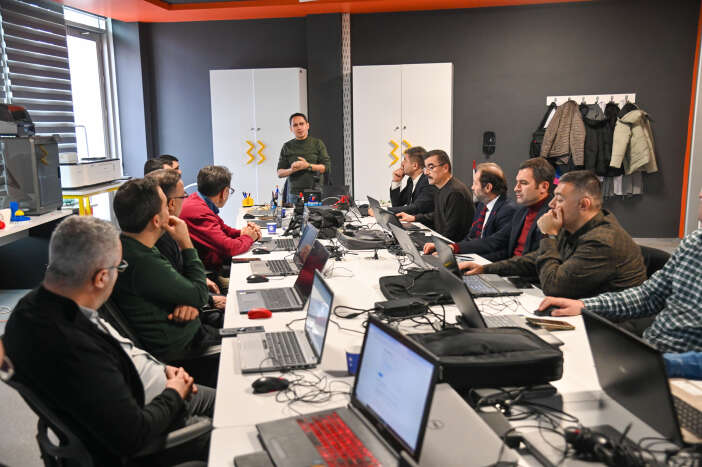 konyada-ogretmenlere-yonelik-yapay-zeka-egitimleri-basladi